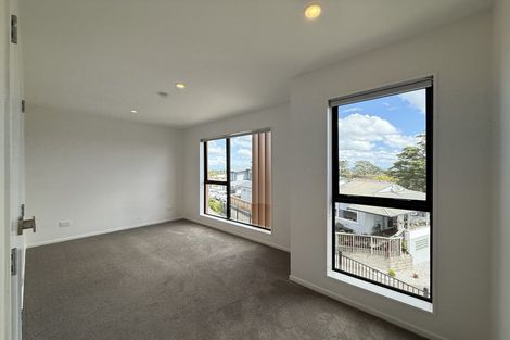 Photo of property in 13f Glendhu Road, Bayview, Auckland, 0629