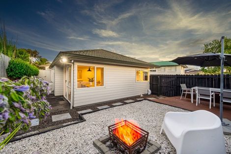 Photo of property in 54 Walworth Avenue, Pakuranga Heights, Auckland, 2010