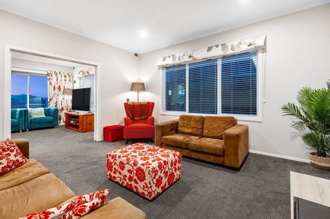Photo of property in 3 Okataina Way, Aotea, Porirua, 5024