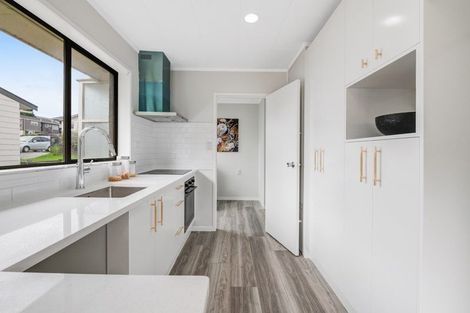Photo of property in 148 Lynn Road, Bayview, Auckland, 0629