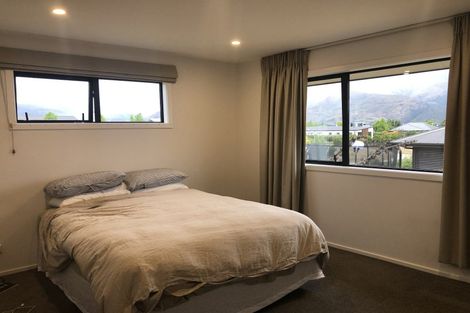Photo of property in 52 Minaret Ridge, Wanaka, 9305