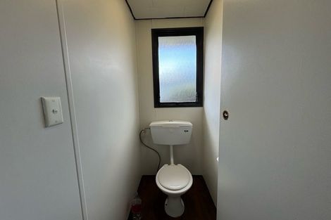 Photo of property in 2/76 Parrs Cross Road, Henderson, Auckland, 0612