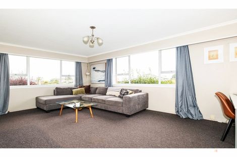 Photo of property in 1 Oxford Street, Waimate, 7924