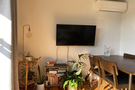 Photo of property in 7 Link Road, Newlands, Wellington, 6037