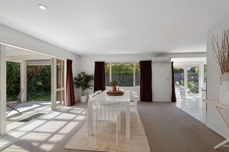 Photo of property in 2 Lewisham Park, St Albans, Christchurch, 8052