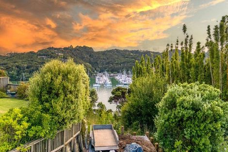 Photo of property in 100 Doves Bay Road, Kerikeri, 0294