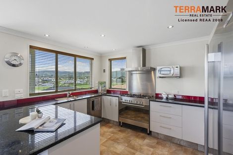 Photo of property in 2 Metzenthin Close, Raumati South, Paraparaumu, 5032