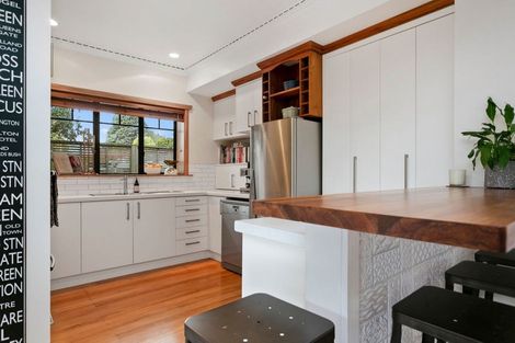 Photo of property in 18 Queen Street, Cambridge, 3434