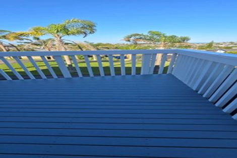 Photo of property in 36 Albatross Road, Red Beach, 0932