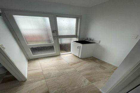 Photo of property in 2/109 Pigeon Mountain Road, Half Moon Bay, Auckland, 2012