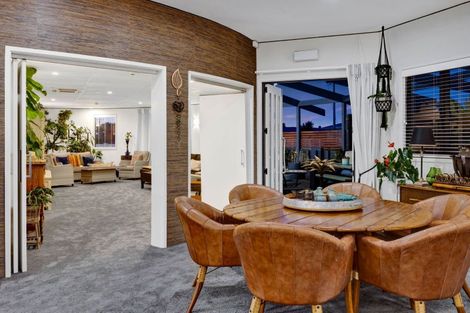 Photo of property in Headlands Opunake, 32 Fox Street, Opunake, 4616