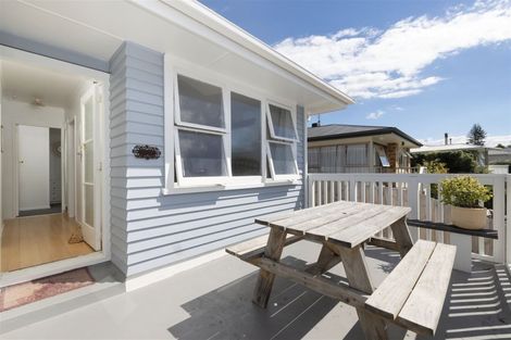 Photo of property in 4b Lynwood Place, Brookfield, Tauranga, 3110