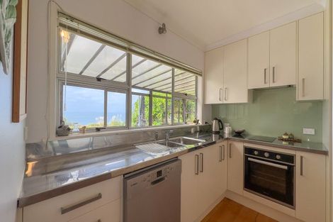 Photo of property in 107 Howard Road, Orere Point, Papakura, 2585