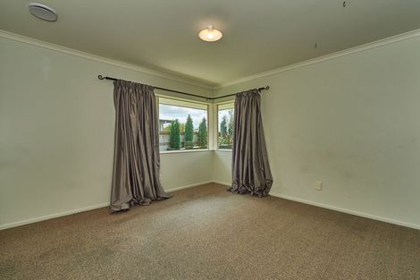 Photo of property in 48 Parnell Heights Drive, Kelvin Grove, Palmerston North, 4414