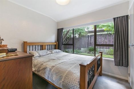 Photo of property in 37 Ridgemount Rise, Mangere Bridge, Auckland, 2022