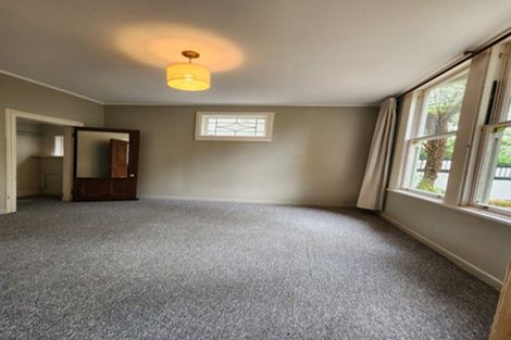 Photo of property in 140 Glenmore Street, Northland, Wellington, 6012