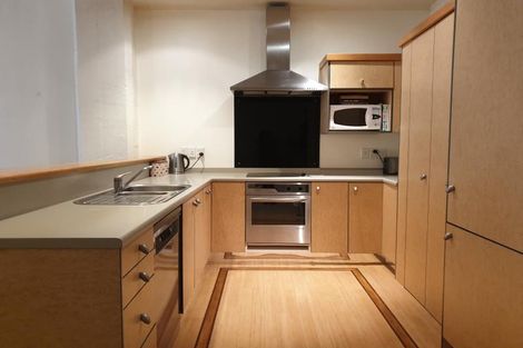 Photo of property in 37u2 Majoribanks Street, Mount Victoria, Wellington, 6011