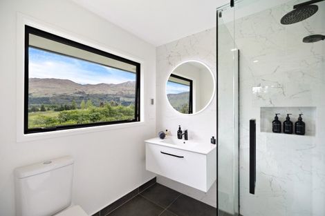 Photo of property in 86 Mountain View Road, Dalefield, Queenstown, 9371