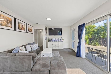 Photo of property in 21 Besant Place, Avondale, Christchurch, 8061