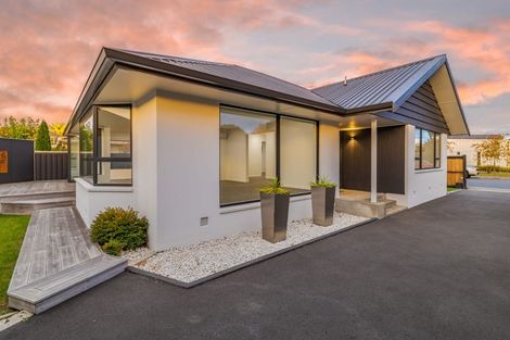 Photo of property in 33 Church Lane, Merivale, Christchurch, 8014