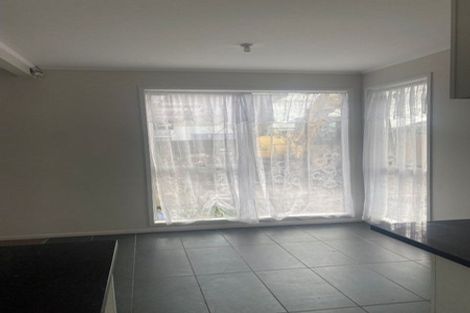 Photo of property in 2 Adel Place, Weymouth, Auckland, 2103