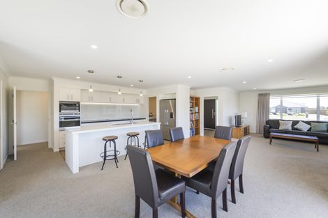 Photo of property in 2 Hydrangea Lane, Milson, Palmerston North, 4414