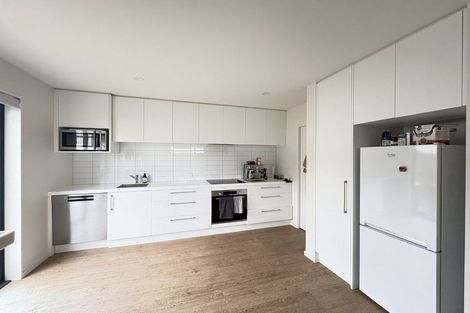 Photo of property in 2/112 Burke Street, Sydenham, Christchurch, 8023