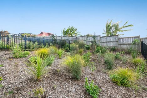 Photo of property in 28b Kukuwai Avenue, Red Beach, 0932