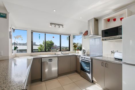 Photo of property in 9 Dobell Road, Stanmore Bay, Whangaparaoa, 0932