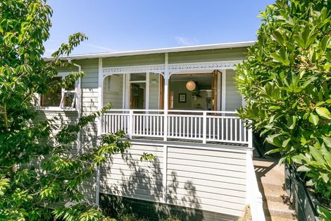Photo of property in 71 Severn Street, Island Bay, Wellington, 6023