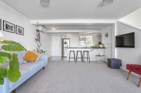 Photo of property in 300 Lake Terrace, Two Mile Bay, Taupo, 3330
