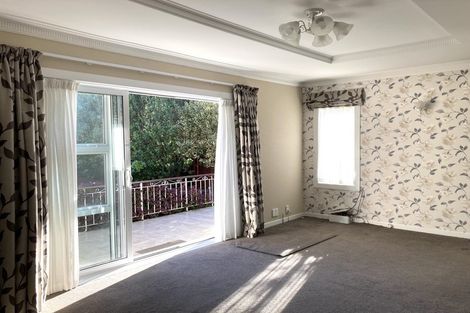 Photo of property in 14 Fairdene Avenue, Henderson, Auckland, 0610