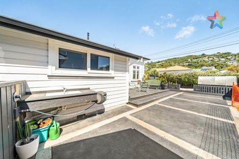 Photo of property in 6 Wha Street, Lyall Bay, Wellington, 6022
