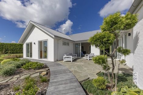 Photo of property in 88 Taupaki Road, Taupaki, 0782