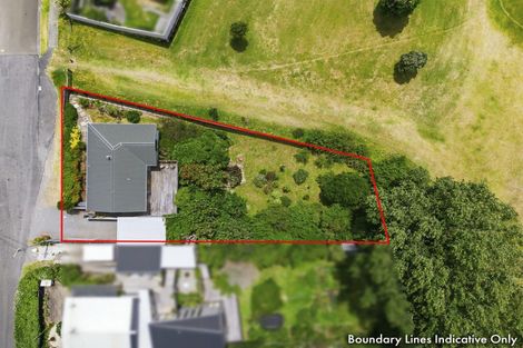 Photo of property in 130 Renown Road, Raumati South, Paraparaumu, 5032