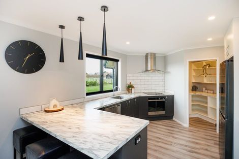Photo of property in 40 View Road, Halcombe, 4779
