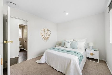 Photo of property in 43 Guadeloupe Crescent, Grenada Village, Wellington, 6037
