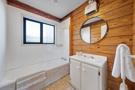 Photo of property in 2/74 Aorangi Road, Bryndwr, Christchurch, 8053