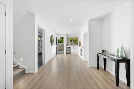 Photo of property in 6d Buisson Glade, West Harbour, Auckland, 0618