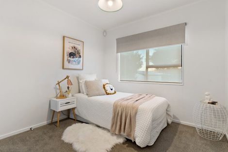 Photo of property in 2/7 Eskdale Road, Birkdale, Auckland, 0626