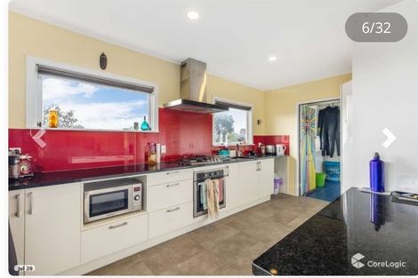 Photo of property in 10 Bishop Street, Green Bay, Auckland, 0604