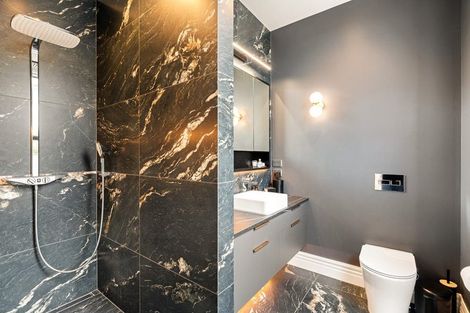 Photo of property in 2 Maida Vale Road, Roseneath, Wellington, 6011