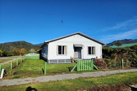 Photo of property in 24 Brodie Street, Blackball, 7804