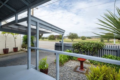 Photo of property in 44 Meeanee Quay, Westshore, Napier, 4110