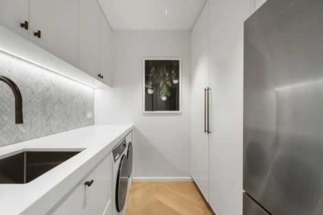 Photo of property in 61 Mcindoe Road, Kumeu, 0810