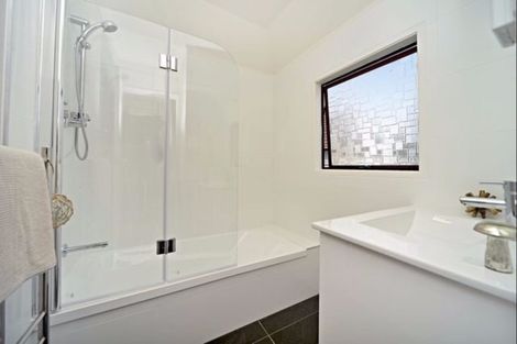 Photo of property in 10/19a Gray Avenue, Mangere East, Auckland, 2024