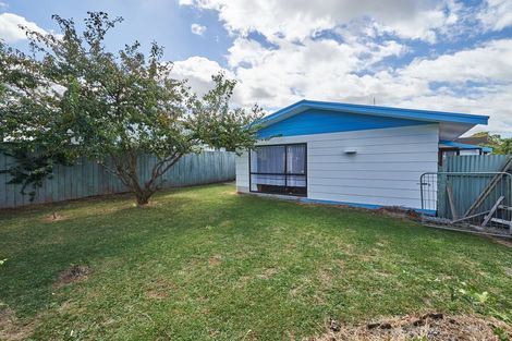 Photo of property in 4 Colonial Place, Kelvin Grove, Palmerston North, 4414