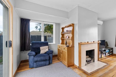 Photo of property in 4 Renfrew Place, Highbury, Palmerston North, 4412