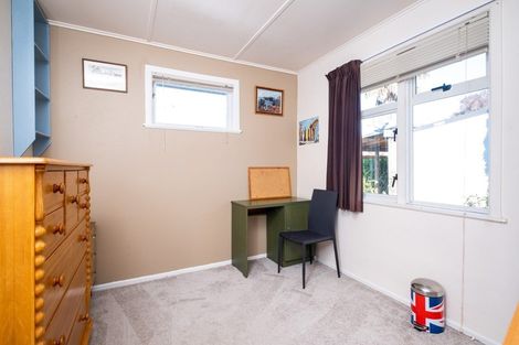 Photo of property in 2 Jarvis Place, Taradale, Napier, 4112