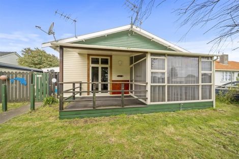Photo of property in 14 Waihi Road, Hawera, 4610